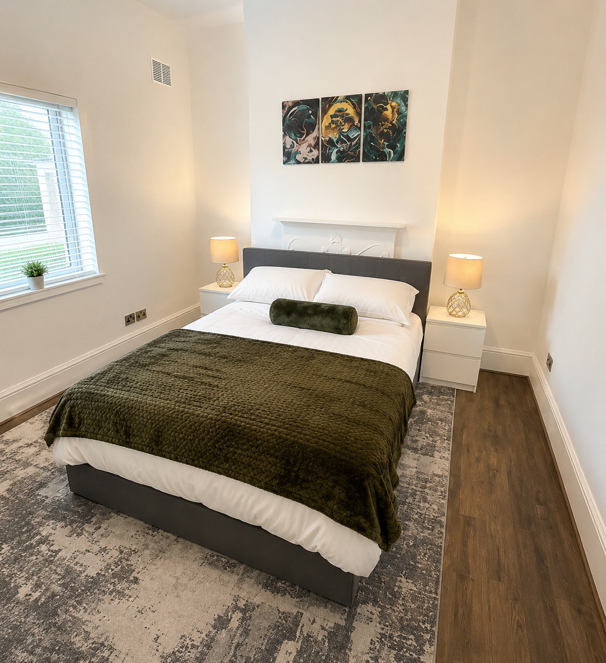 Stylish 2-Bedroom Flat in South London | Sleeps 4 photo 2